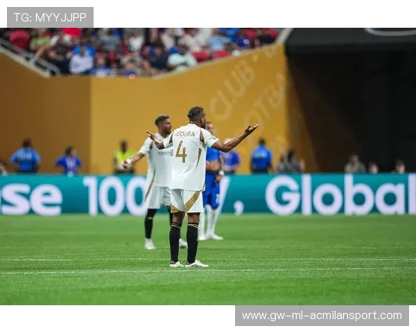 英超球星街头遭持枪威胁 对方竟是业内知名经纪人 英超球星街头遭持枪威胁 对方竟是业内知名经纪人