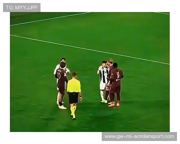 曼城强压对手禁区，多库抽射稍稍高过横梁