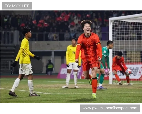 门将超神十二连扑，教练跪地庆祝