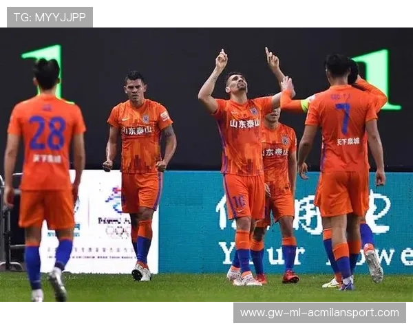 山东泰山中场组织线路流畅到极致