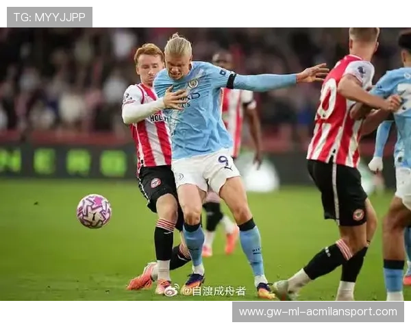 哈兰德禁区内抗住防守扫射入网，为曼城追回一球